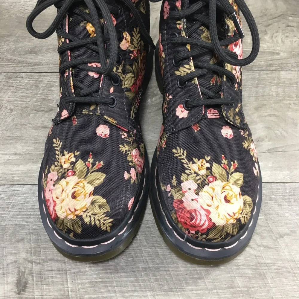 Doc Martens 11821 1460 Black Victorian Floral Bloom Combat Womens Boots Size 7